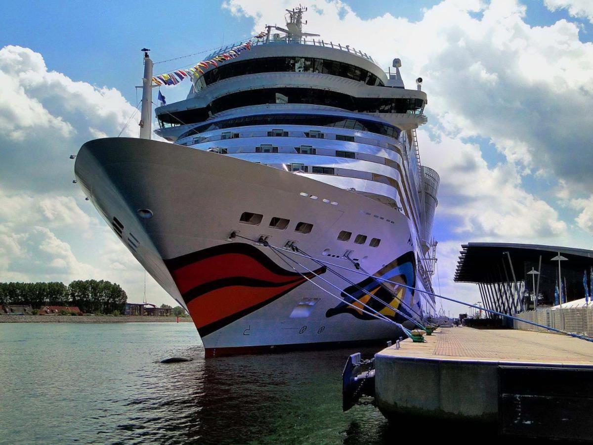 Ferienhaus Am Yachthafen, Moewe Daire Rostock Dış mekan fotoğraf